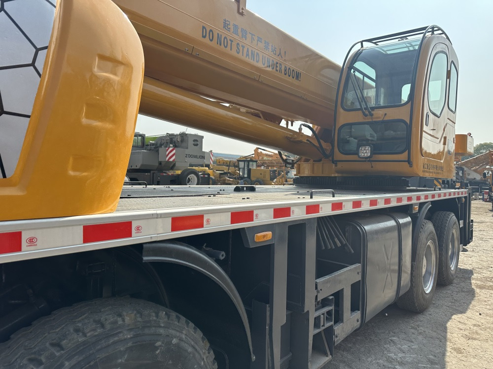 XCMG QY35K xct35l5 qy35k5c 35 ton truck crane - 移动式起重机:图5 XCMG QY35K xct35l5 qy35k5c 35 ton truck crane - 移动式起重机:图5