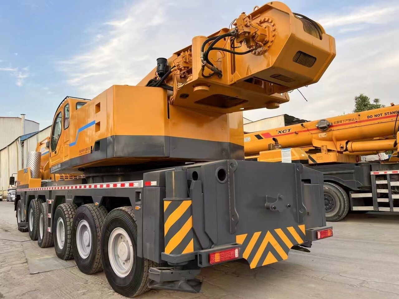XCMG XCA300 QAY300 QY300K 300Ton Used Mobile Crane - 移动式起重机:图3 XCMG XCA300 QAY300 QY300K 300Ton Used Mobile Crane - 移动式起重机:图3