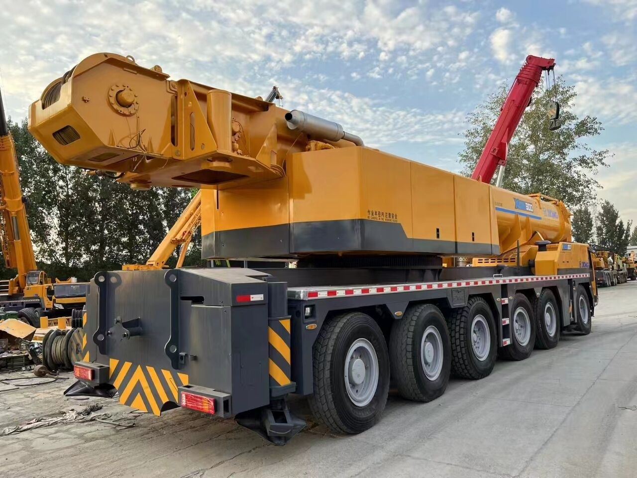 XCMG XCA300 QAY300 QY300K 300Ton Used Mobile Crane - 移动式起重机:图4 XCMG XCA300 QAY300 QY300K 300Ton Used Mobile Crane - 移动式起重机:图4
