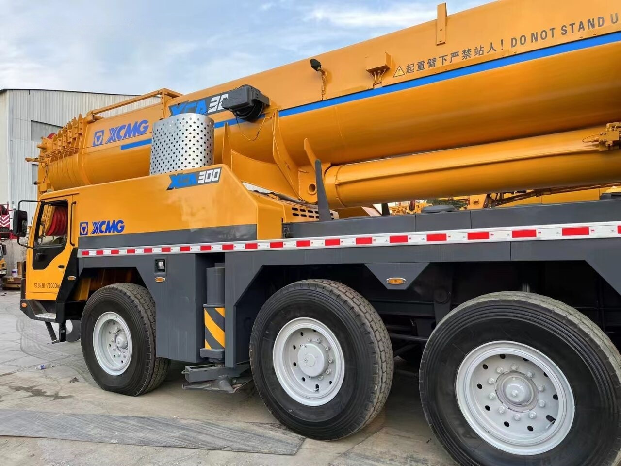 XCMG XCA300 QAY300 QY300K 300Ton Used Mobile Crane - 移动式起重机:图5 XCMG XCA300 QAY300 QY300K 300Ton Used Mobile Crane - 移动式起重机:图5