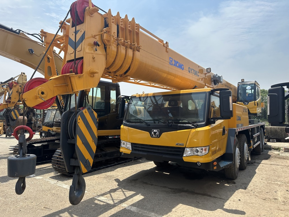 XCMG qy70kc xct75 qy75kc 70ton 75 ton 80 ton 85 ton 90 ton 100 ton 110 ton 130 ton truck crane - 移动式起重机:图1 XCMG qy70kc xct75 qy75kc 70ton 75 ton 80 ton 85 ton 90 ton 100 ton 110 ton 130 ton truck crane - 移动式起重机:图1