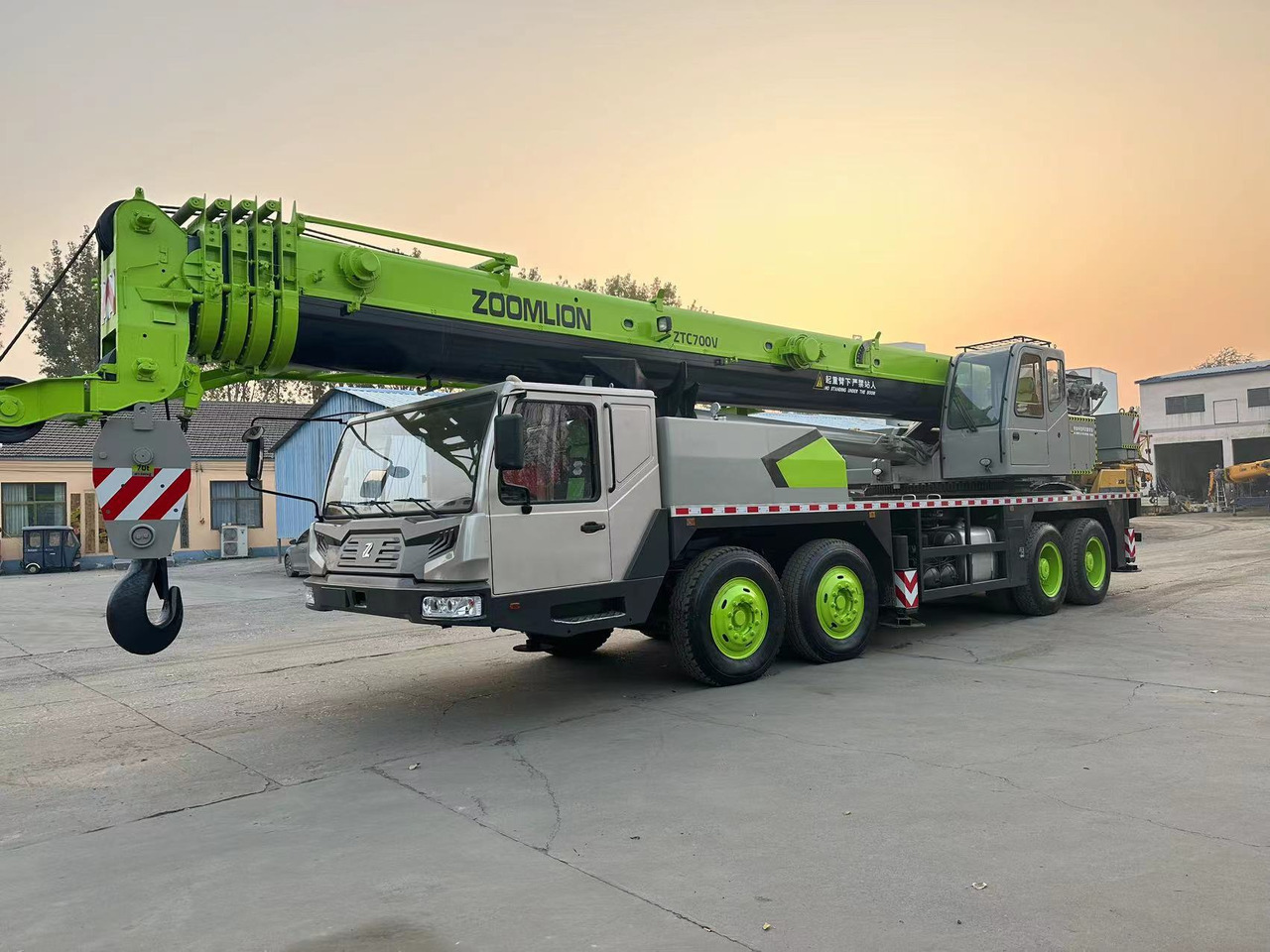 ZOOMLION ZTC700V QY70V 70 ton 80 ton 90 ton 100 ton 110 ton 120 ton used truck crane - 移动式起重机:图2 ZOOMLION ZTC700V QY70V 70 ton 80 ton 90 ton 100 ton 110 ton 120 ton used truck crane - 移动式起重机:图2