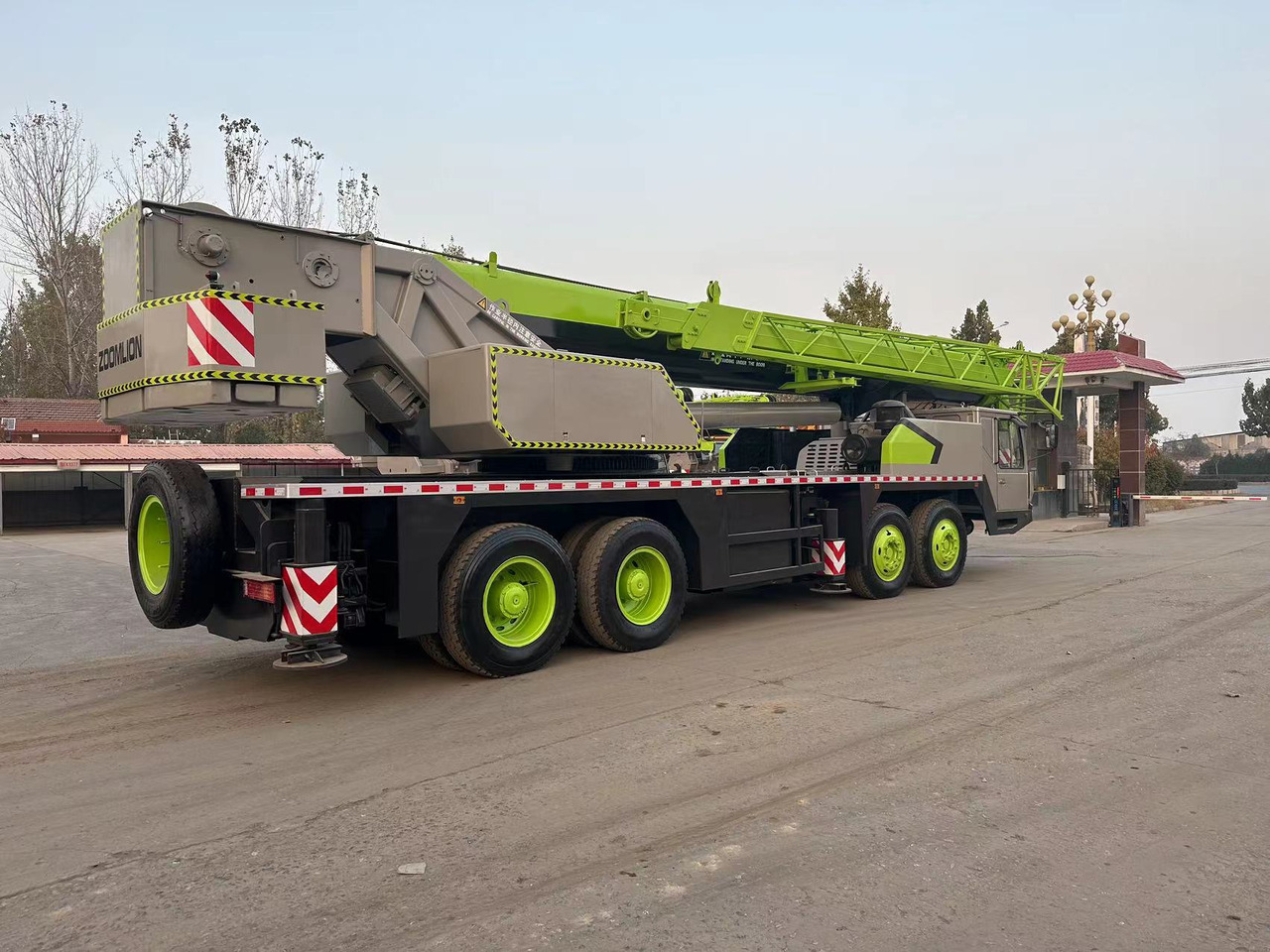 ZOOMLION ZTC700V QY70V 70 ton 80 ton 90 ton 100 ton 110 ton 120 ton used truck crane - 移动式起重机:图4 ZOOMLION ZTC700V QY70V 70 ton 80 ton 90 ton 100 ton 110 ton 120 ton used truck crane - 移动式起重机:图4