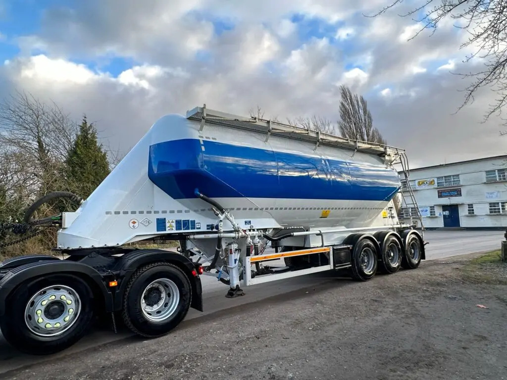 Feldbinder Powder Tanker - 筒仓拖车:图2 Feldbinder Powder Tanker - 筒仓拖车:图2