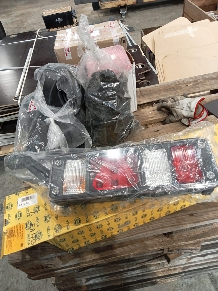 Trouillet FEU MODULAR HYBRID DROIT + GAUCHE - 尾灯:图1 Trouillet FEU MODULAR HYBRID DROIT + GAUCHE - 尾灯:图1