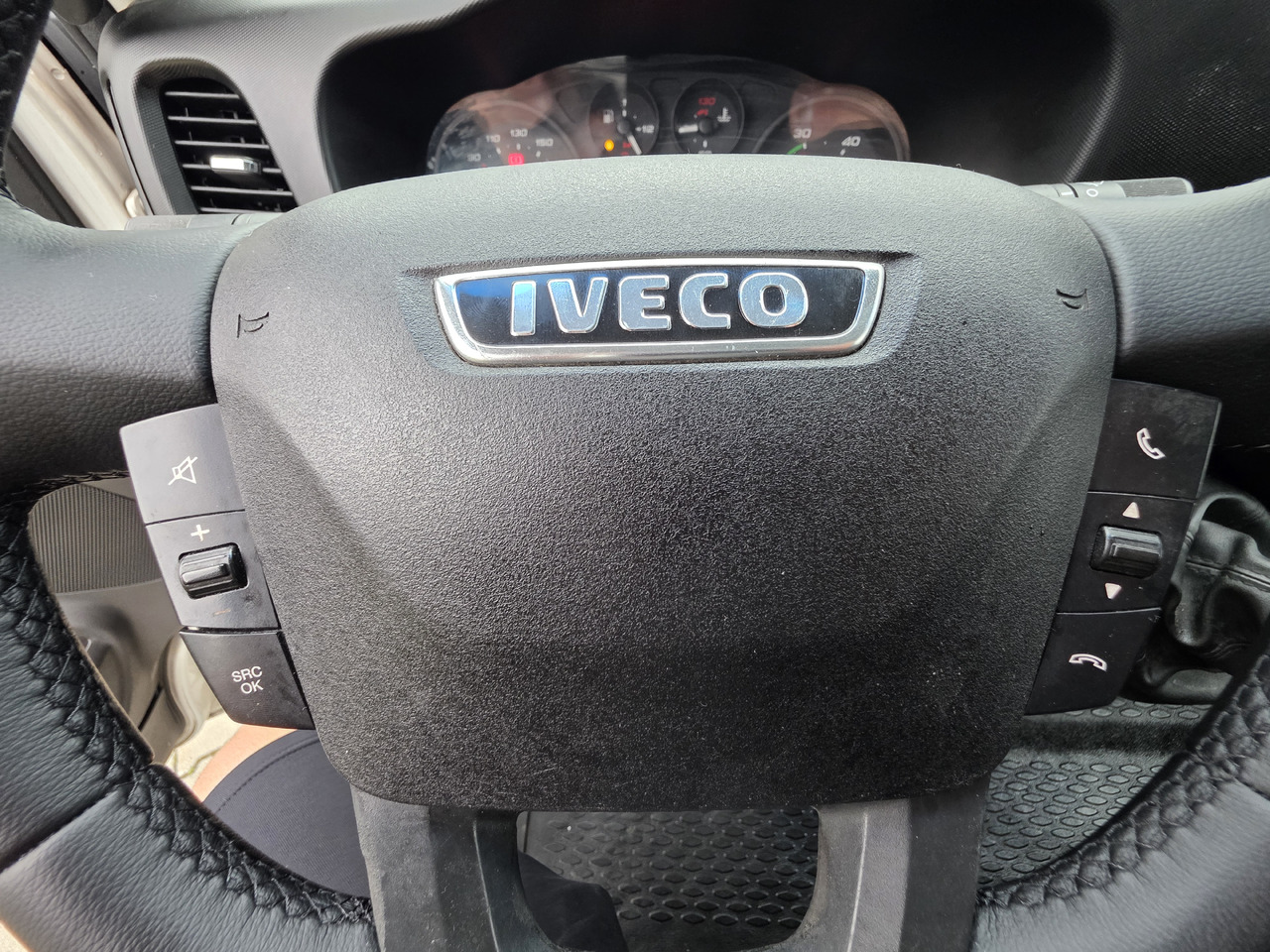 翻斗货车 IVECO Daily 70c-17 Wywrotka 3.80 M ! Kiper 3-Stronny ! Klima ! 3.0 HPI * 170 Hp ! Super Stan ! Z Włoch !:图30 翻斗货车 IVECO Daily 70c-17 Wywrotka 3.80 M ! Kiper 3-Stronny ! Klima ! 3.0 HPI * 170 Hp ! Super Stan ! Z Włoch !:图30