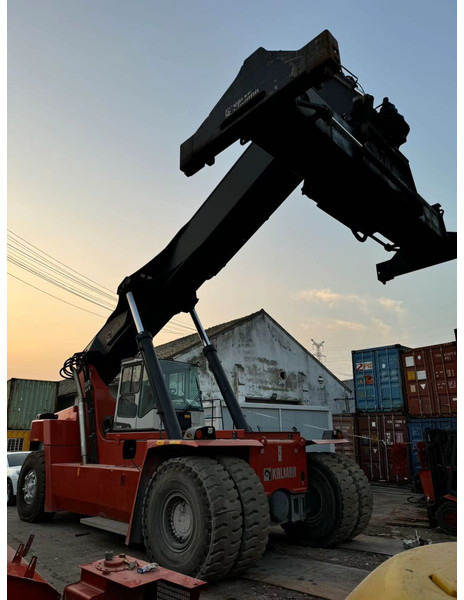 Kalmar DRU450 - 前移式堆垛机:图4 Kalmar DRU450 - 前移式堆垛机:图4