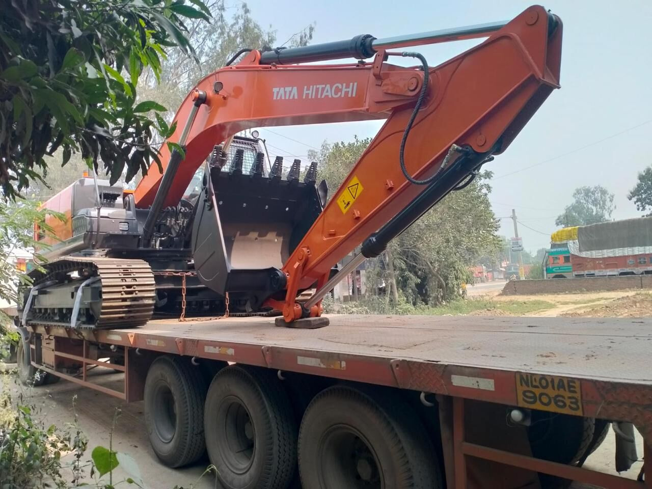 New Hitachi ZX220 LC tracked excavator - 履带式挖掘机:图2 New Hitachi ZX220 LC tracked excavator - 履带式挖掘机:图2