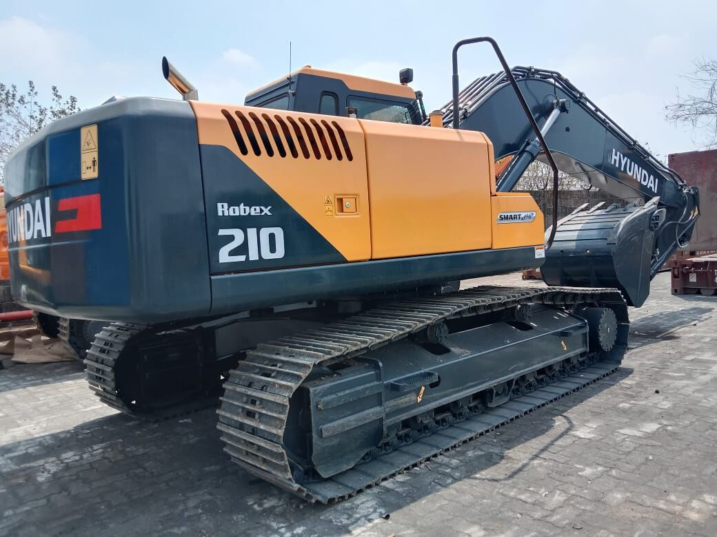 New Hyundai R210 tracked excavator - 履带式挖掘机:图1 New Hyundai R210 tracked excavator - 履带式挖掘机:图1