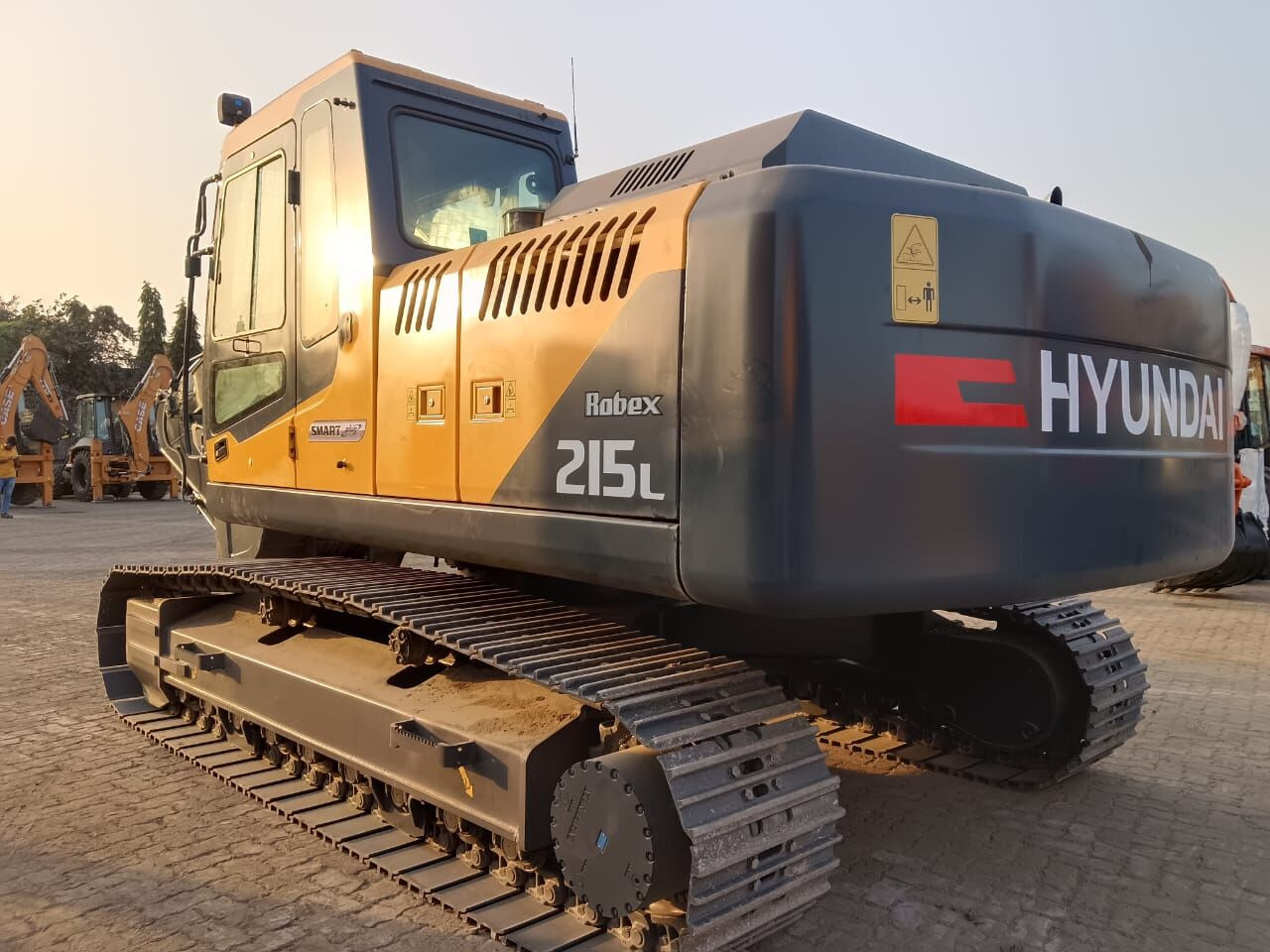 New Hyundai R215L tracked excavator - 履带式挖掘机:图4 New Hyundai R215L tracked excavator - 履带式挖掘机:图4