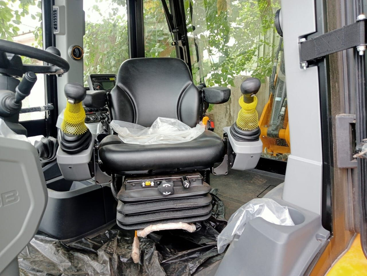 New JCB 3CX backhoe loader - 反铲装载机:图1 New JCB 3CX backhoe loader - 反铲装载机:图1