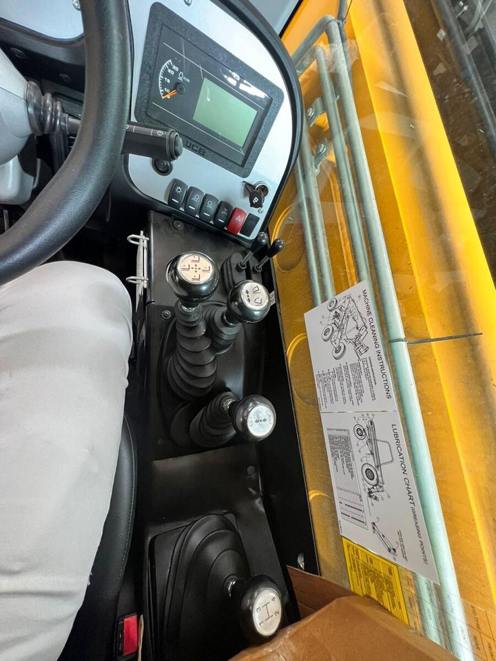 New JCB 530-110 telehandler - 伸缩臂叉装车:图4 New JCB 530-110 telehandler - 伸缩臂叉装车:图4