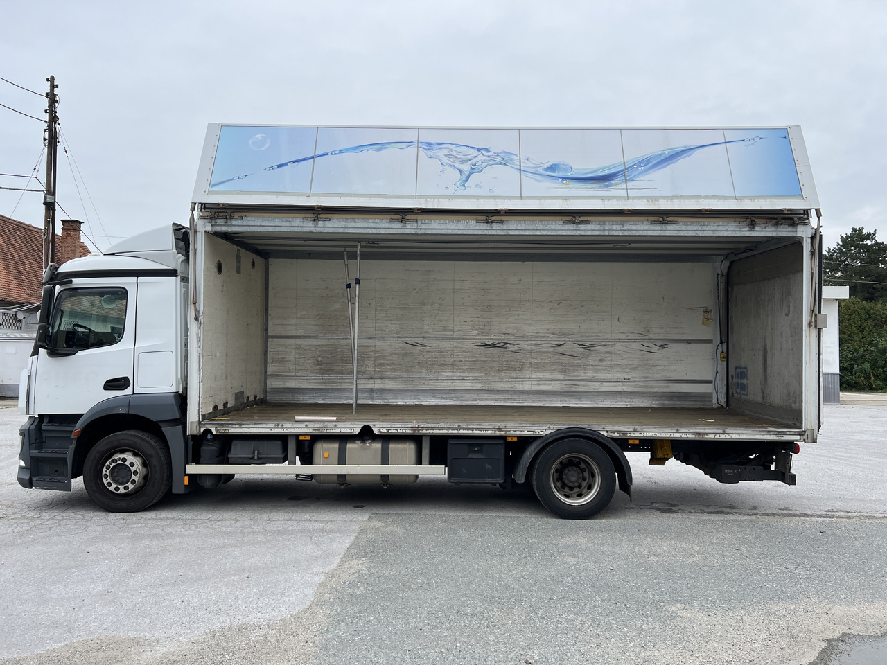 MERCEDES-BENZ ANTOS 18.30 L automatische Seitenladung | LBW | Klima | Tempomat - 饮料运输车:图4 MERCEDES-BENZ ANTOS 18.30 L automatische Seitenladung | LBW | Klima | Tempomat - 饮料运输车:图4