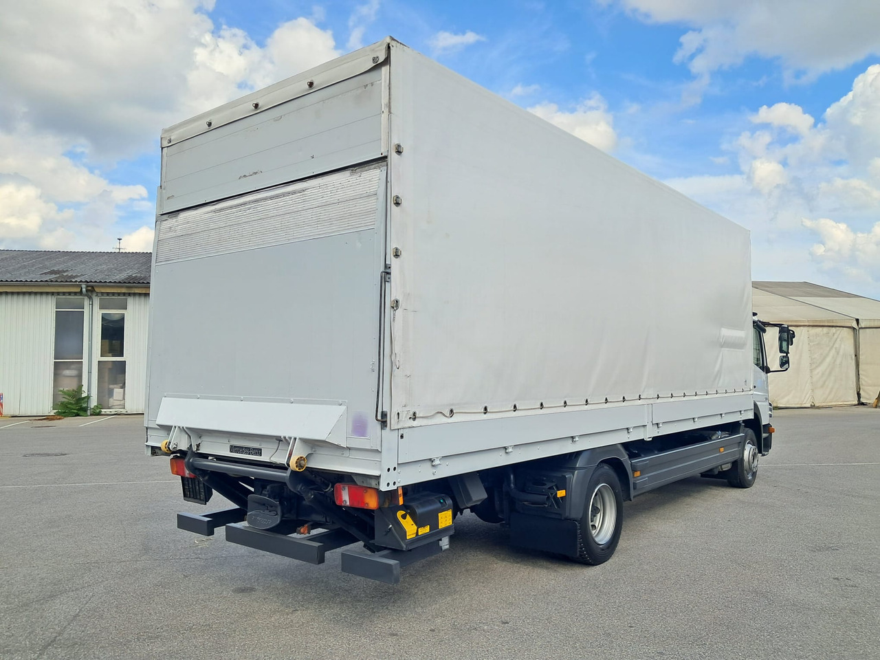 MERCEDES-BENZ ATEGO 12 24 Plane LBW | Klima | Schaltgetriebe - 侧帘卡车:图5 MERCEDES-BENZ ATEGO 12 24 Plane LBW | Klima | Schaltgetriebe - 侧帘卡车:图5