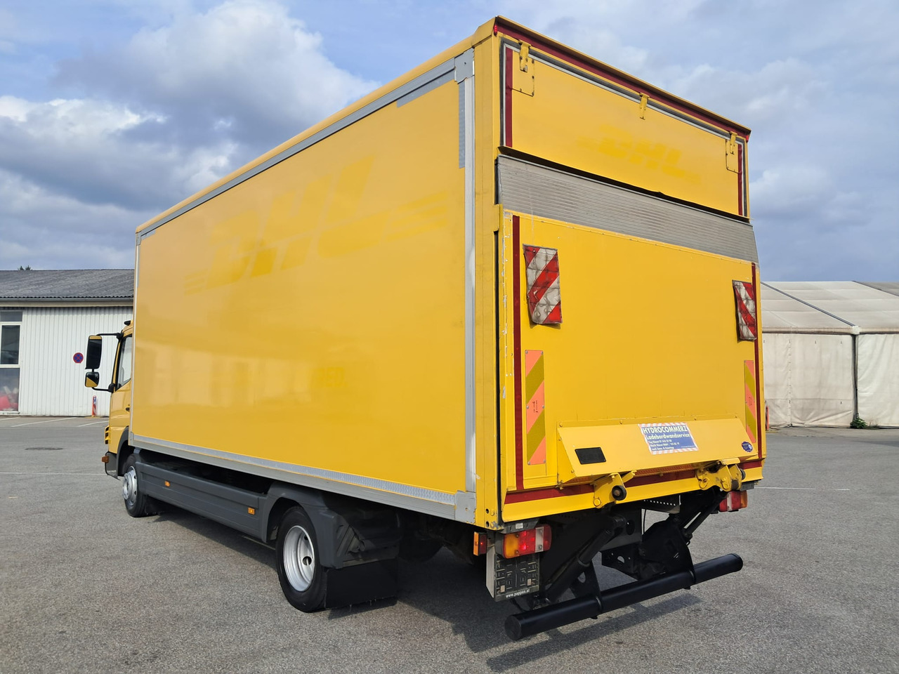 MERCEDES-BENZ ATEGO 8 16 Koffer mit LBW | Schalter | EZ 2013 - 厢式卡车:图5 MERCEDES-BENZ ATEGO 8 16 Koffer mit LBW | Schalter | EZ 2013 - 厢式卡车:图5