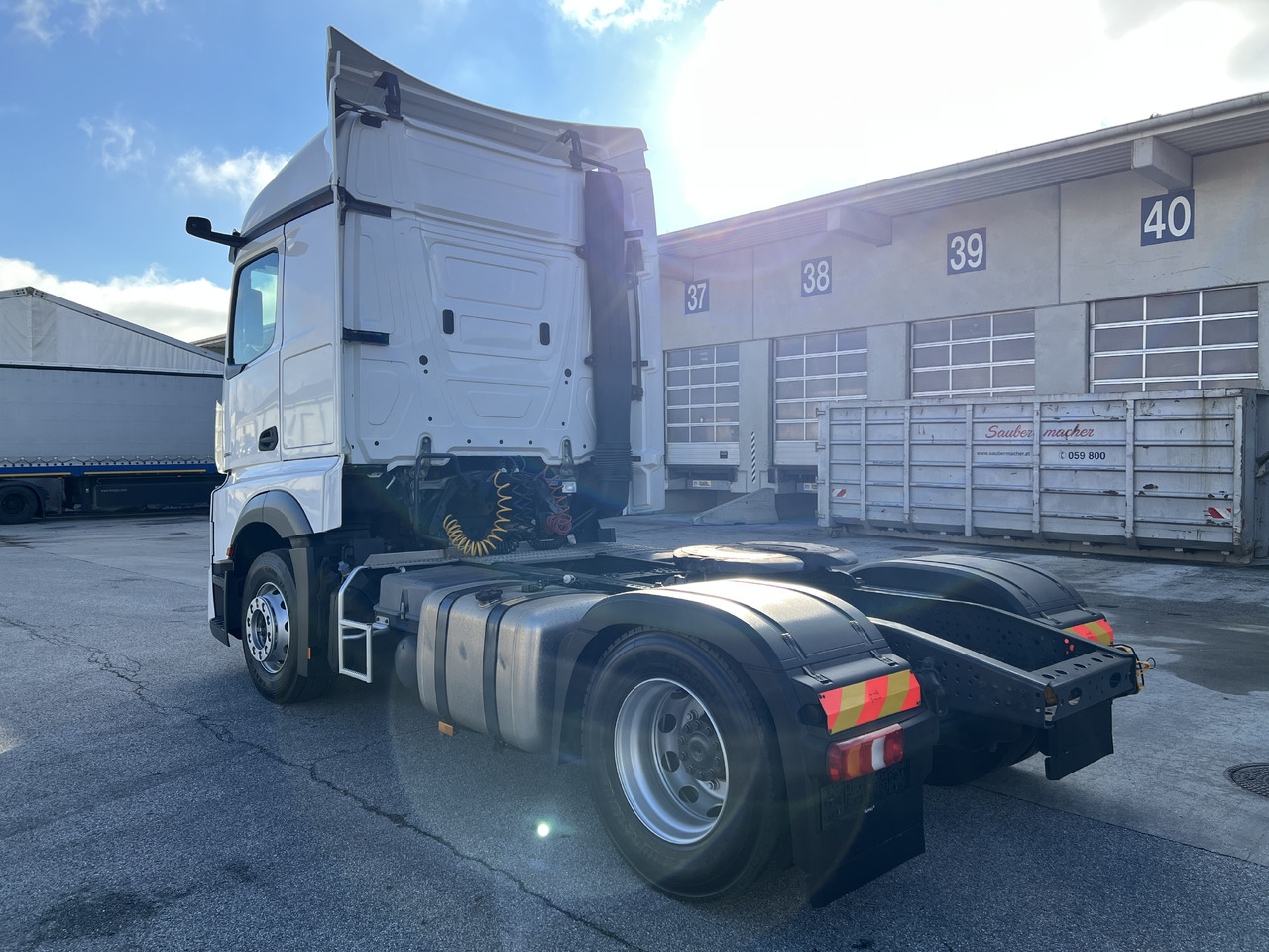 MERCEDES-BENZ Mercedes-Benz Actros 1846 | Standklima | Retarder | Euro 6 - 牵引车:图4 MERCEDES-BENZ Mercedes-Benz Actros 1846 | Standklima | Retarder | Euro 6 - 牵引车:图4