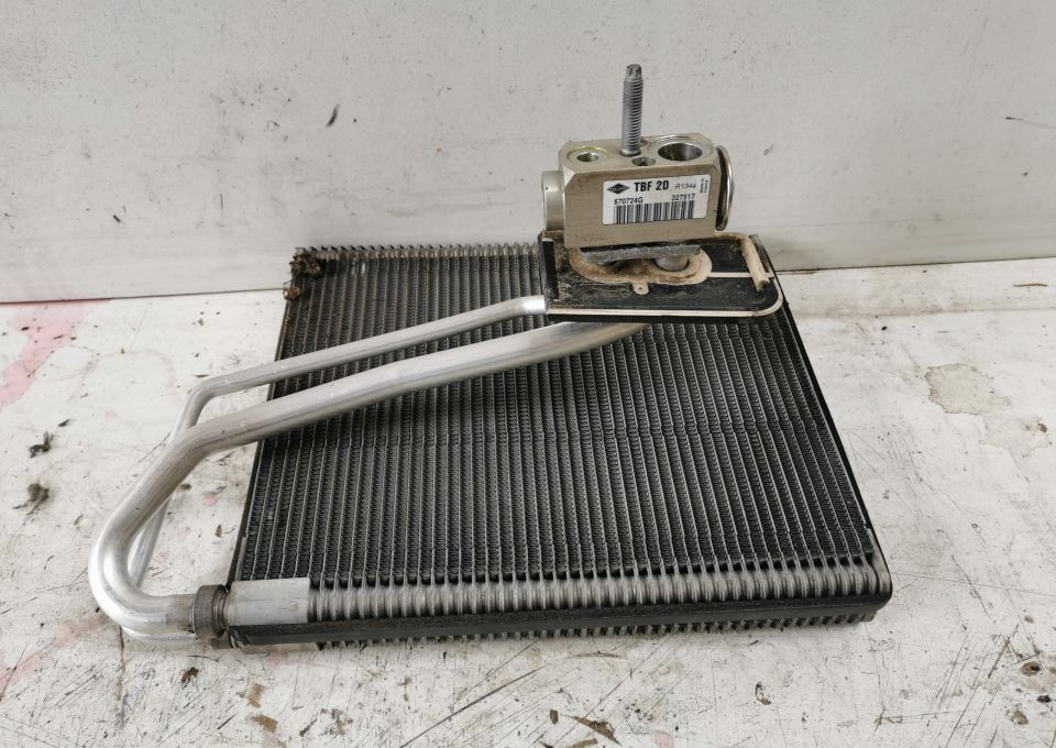 Chłodnica nagrzewnicy Mercedes actros mp4 - 暖通系统 适用于 卡车:图1 Chłodnica nagrzewnicy Mercedes actros mp4 - 暖通系统 适用于 卡车:图1