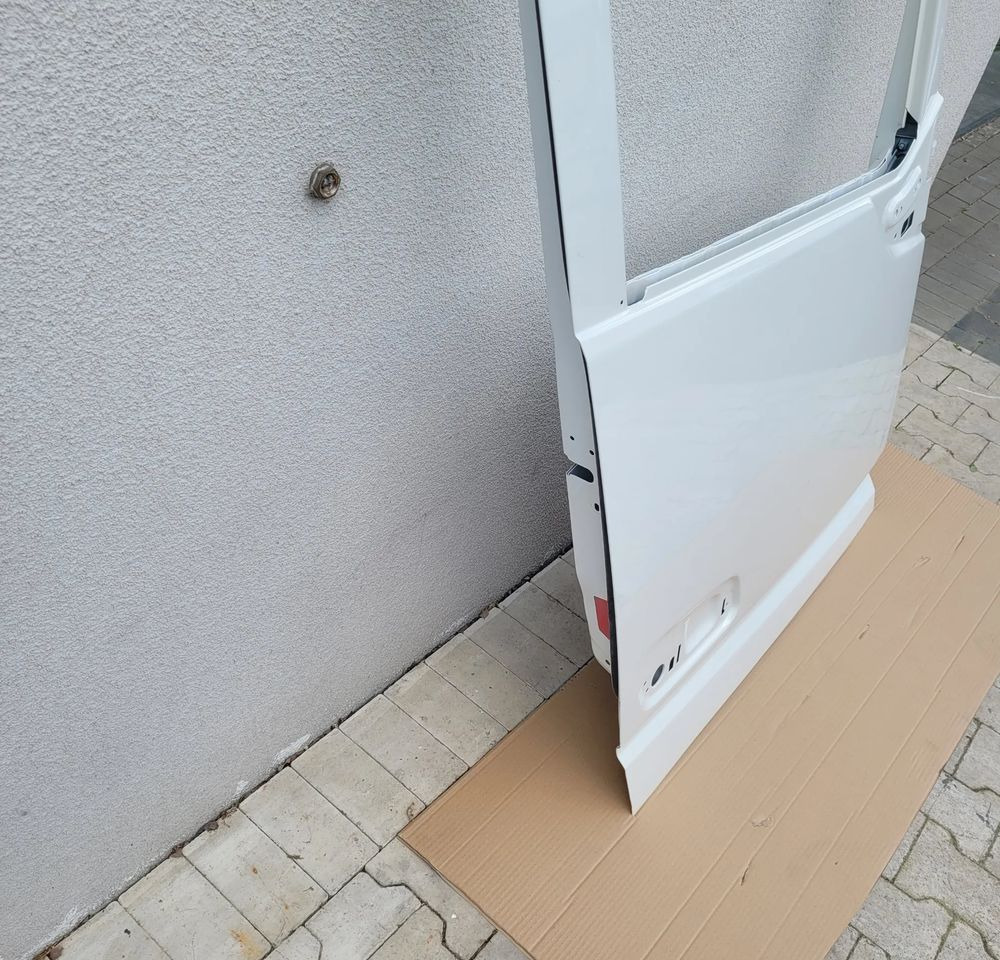 DRZWI PRAWE VOLVO FH4 ORYGINAŁ CHWALIM116 - 车门及其零件 适用于 卡车:图2 DRZWI PRAWE VOLVO FH4 ORYGINAŁ CHWALIM116 - 车门及其零件 适用于 卡车:图2