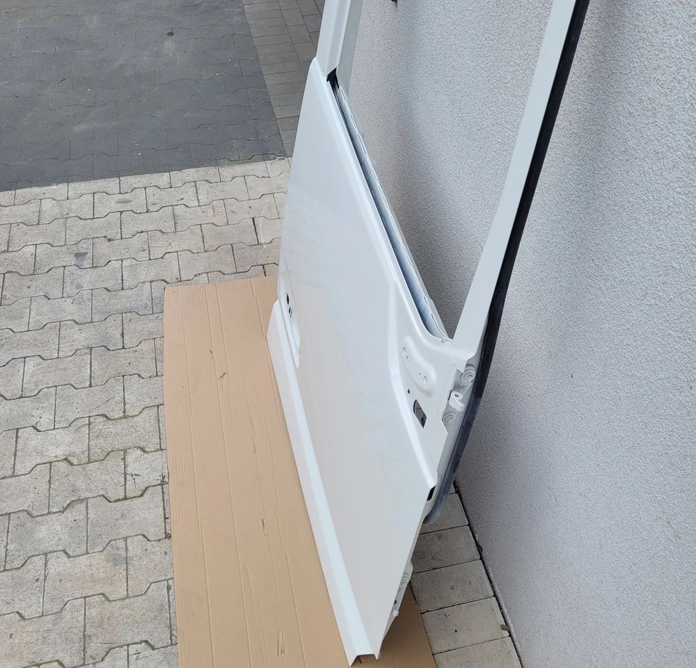 DRZWI PRAWE VOLVO FH4 ORYGINAŁ CHWALIM116 - 车门及其零件 适用于 卡车:图3 DRZWI PRAWE VOLVO FH4 ORYGINAŁ CHWALIM116 - 车门及其零件 适用于 卡车:图3