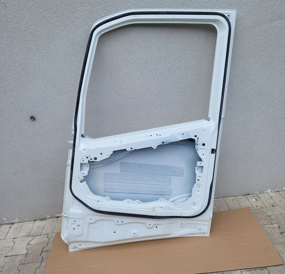 DRZWI PRAWE VOLVO FH4 ORYGINAŁ CHWALIM116 - 车门及其零件 适用于 卡车:图5 DRZWI PRAWE VOLVO FH4 ORYGINAŁ CHWALIM116 - 车门及其零件 适用于 卡车:图5