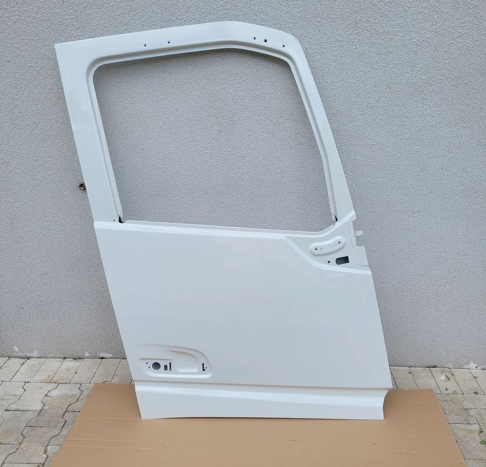 DRZWI PRAWE VOLVO FH4 ORYGINAŁ CHWALIM116 - 车门及其零件 适用于 卡车:图1 DRZWI PRAWE VOLVO FH4 ORYGINAŁ CHWALIM116 - 车门及其零件 适用于 卡车:图1