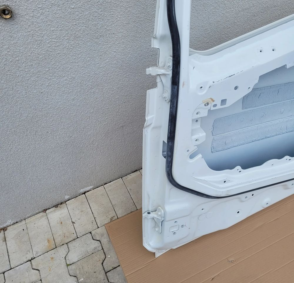 DRZWI PRAWE VOLVO FH4 ORYGINAŁ CHWALIM116 - 车门及其零件 适用于 卡车:图4 DRZWI PRAWE VOLVO FH4 ORYGINAŁ CHWALIM116 - 车门及其零件 适用于 卡车:图4