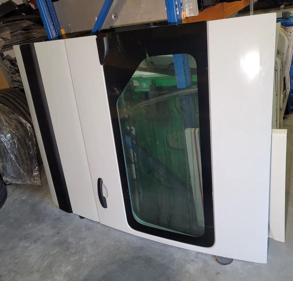 DRZWI RENAULT MASTER PRZESUWNE BOCZNE. - 车门及其零件 适用于 小型货车:图1 DRZWI RENAULT MASTER PRZESUWNE BOCZNE. - 车门及其零件 适用于 小型货车:图1