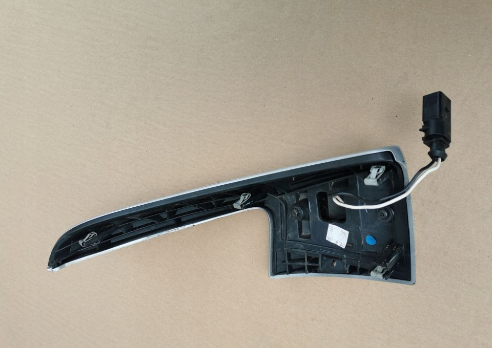 KIERUNKOWSKAZ VOLVO FM 82462033 RH. E6. - 转向灯 适用于 卡车:图2 KIERUNKOWSKAZ VOLVO FM 82462033 RH. E6. - 转向灯 适用于 卡车:图2