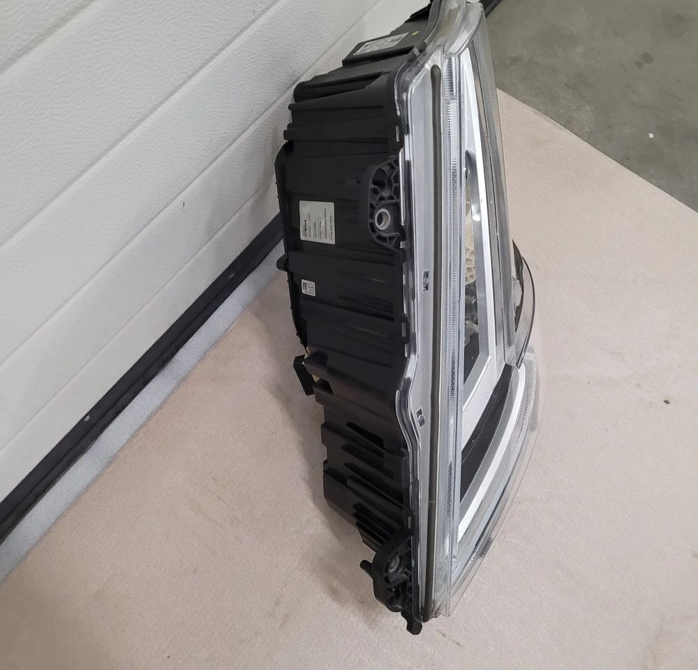 LAMPA LED VOLVO FH5 ORYGINAŁ LH. 23752680 - 灯光/ 照明 适用于 卡车:图3 LAMPA LED VOLVO FH5 ORYGINAŁ LH. 23752680 - 灯光/ 照明 适用于 卡车:图3