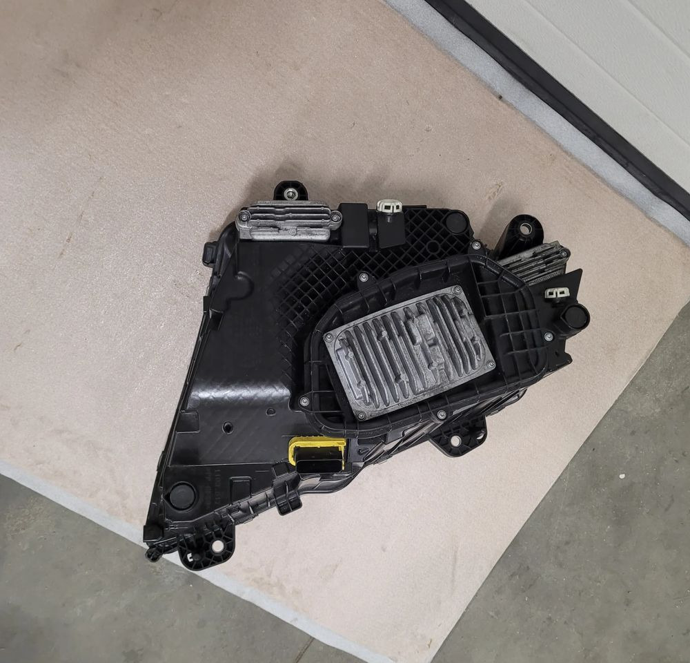 LAMPA LED VOLVO FH5 ORYGINAŁ LH. 23752680 - 灯光/ 照明 适用于 卡车:图2 LAMPA LED VOLVO FH5 ORYGINAŁ LH. 23752680 - 灯光/ 照明 适用于 卡车:图2