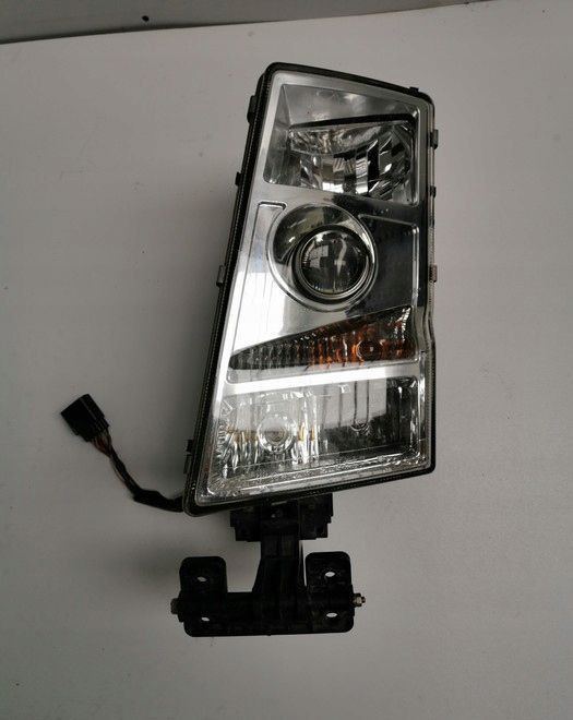 LAMPA VOLVO FH12 fh13 ORYGINAŁ LEWA - 前照灯 适用于 卡车:图1 LAMPA VOLVO FH12 fh13 ORYGINAŁ LEWA - 前照灯 适用于 卡车:图1