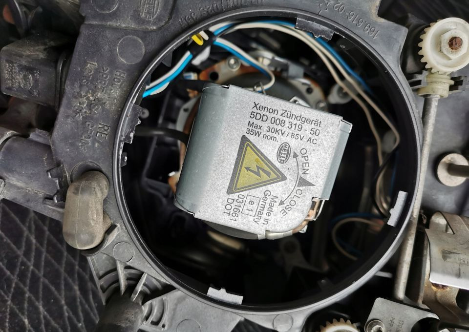 LAMPA XENON VOLVO FH 13 ORYGINAŁ PRAWA - 前照灯 适用于 卡车:图3 LAMPA XENON VOLVO FH 13 ORYGINAŁ PRAWA - 前照灯 适用于 卡车:图3