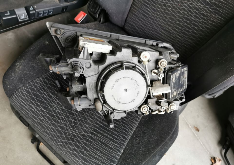 LAMPA XENON VOLVO FH 13 ORYGINAŁ PRAWA - 前照灯 适用于 卡车:图2 LAMPA XENON VOLVO FH 13 ORYGINAŁ PRAWA - 前照灯 适用于 卡车:图2