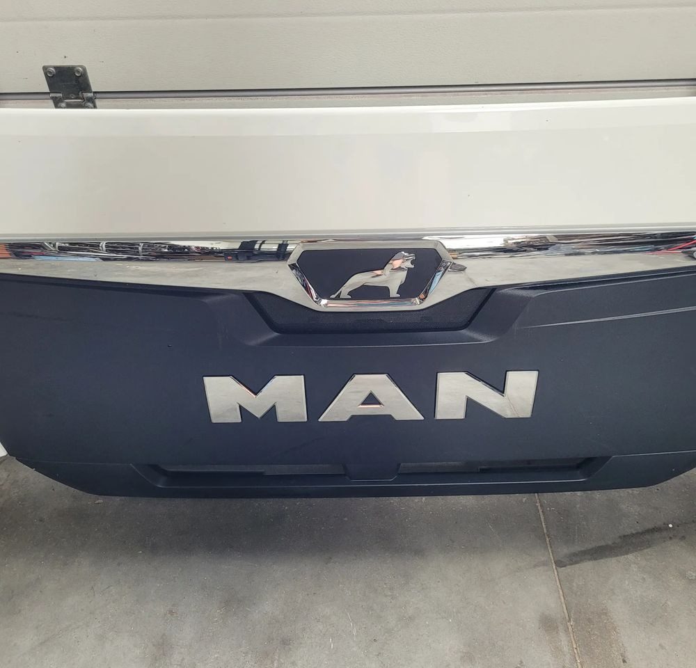 MASKA ATRAPA MAN TGX TG3 NM.ORYGINAŁ 81.61110-6112 CHWALIM116 - 引擎罩 适用于 卡车:图4 MASKA ATRAPA MAN TGX TG3 NM.ORYGINAŁ 81.61110-6112 CHWALIM116 - 引擎罩 适用于 卡车:图4