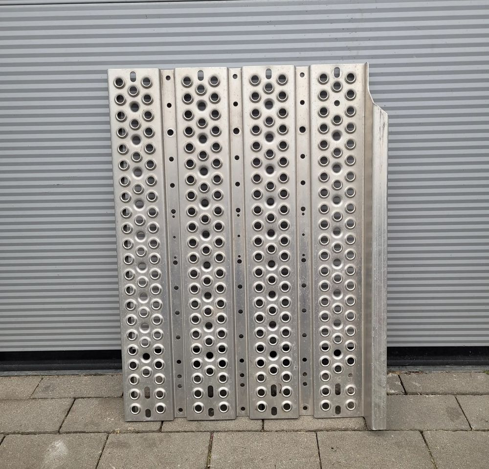 PODEST MERCEDES MP4 MP5 ORYGINAŁ NOWY A9605237701 CHWALIM116 - 车身和外部 适用于 卡车:图1 PODEST MERCEDES MP4 MP5 ORYGINAŁ NOWY A9605237701 CHWALIM116 - 车身和外部 适用于 卡车:图1