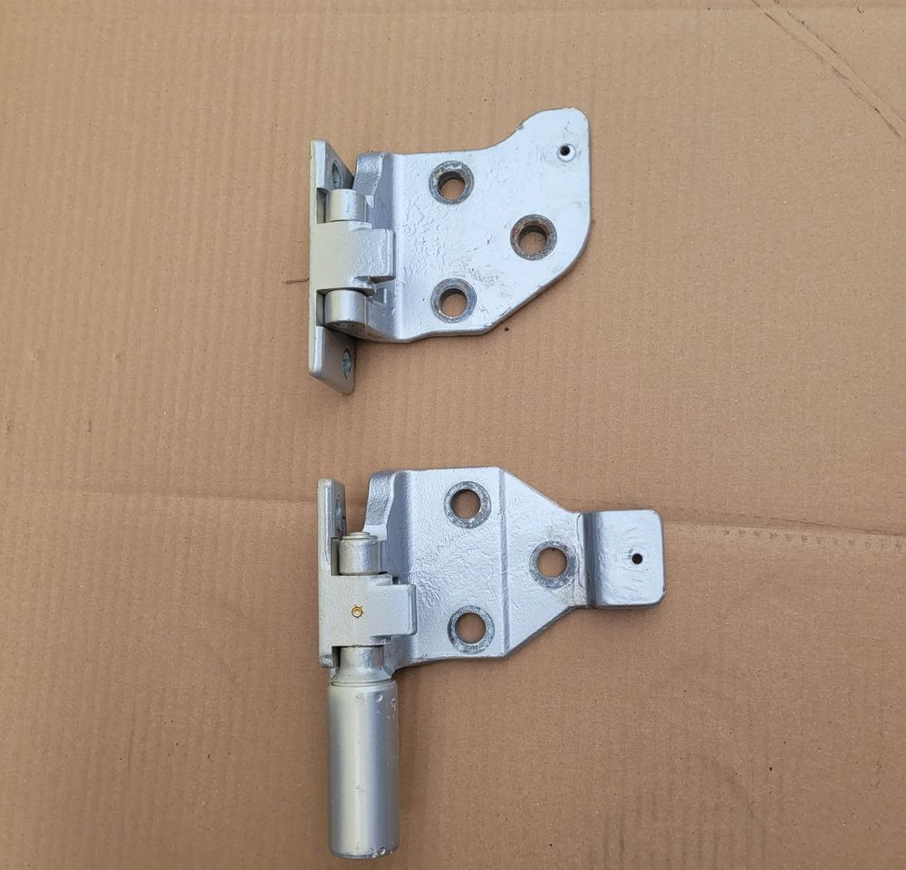 ZAWIASY DRZWI LEWY IVECO S WAY ORYGINAŁ CHWALIM116 - 车门及其零件 适用于 卡车:图1 ZAWIASY DRZWI LEWY IVECO S WAY ORYGINAŁ CHWALIM116 - 车门及其零件 适用于 卡车:图1