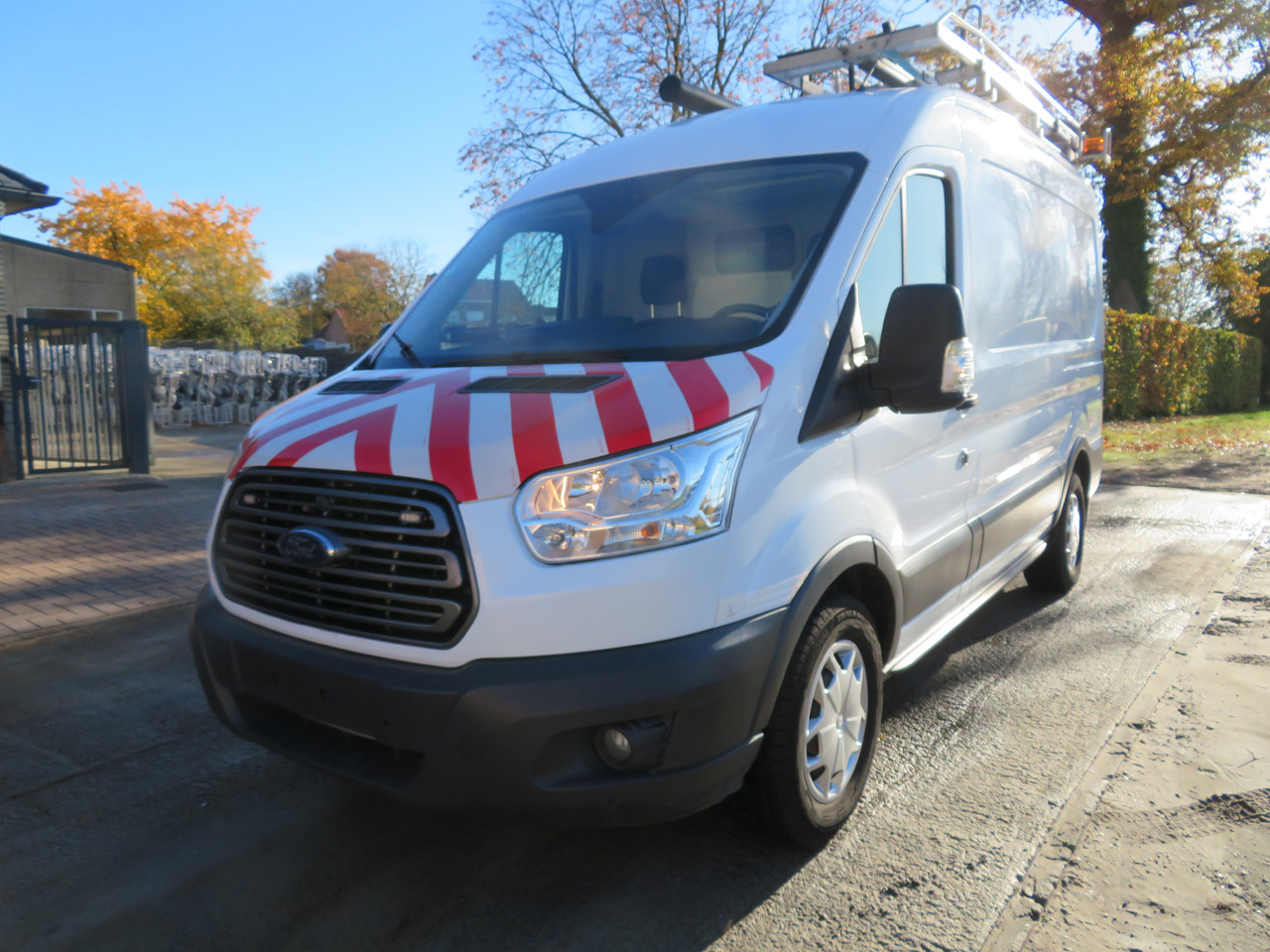 Ford Transit 2.0TDCi - L2H2 - 无侧窗厢式货车:图3 Ford Transit 2.0TDCi - L2H2 - 无侧窗厢式货车:图3