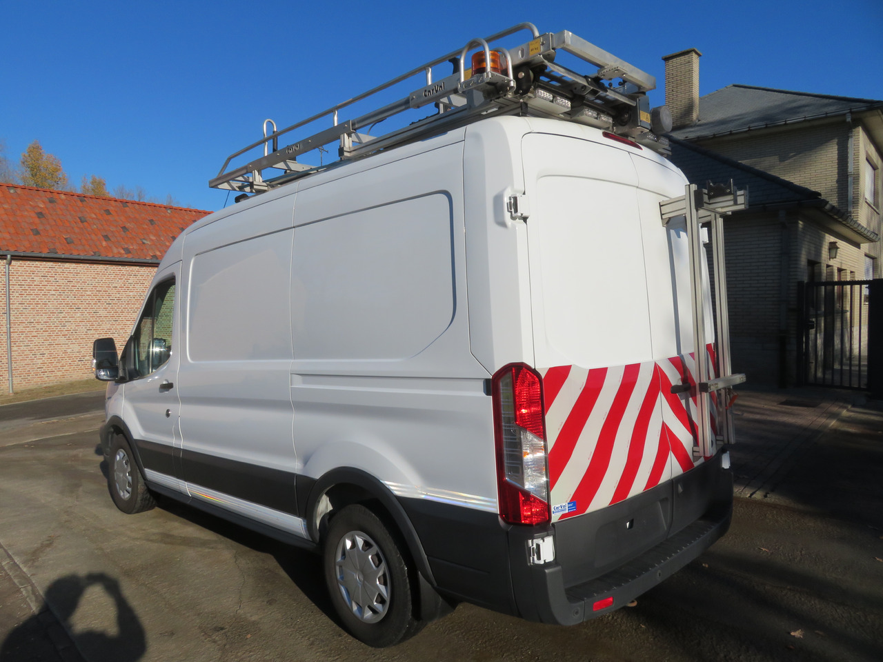 Ford Transit 2.0TDCi L2H2 - 无侧窗厢式货车:图5 Ford Transit 2.0TDCi L2H2 - 无侧窗厢式货车:图5