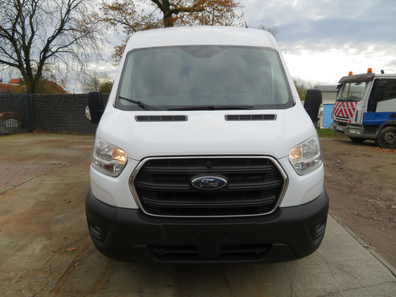 Ford Transit 2.0TDCi TREND - L2H2 - 无侧窗厢式货车:图2 Ford Transit 2.0TDCi TREND - L2H2 - 无侧窗厢式货车:图2