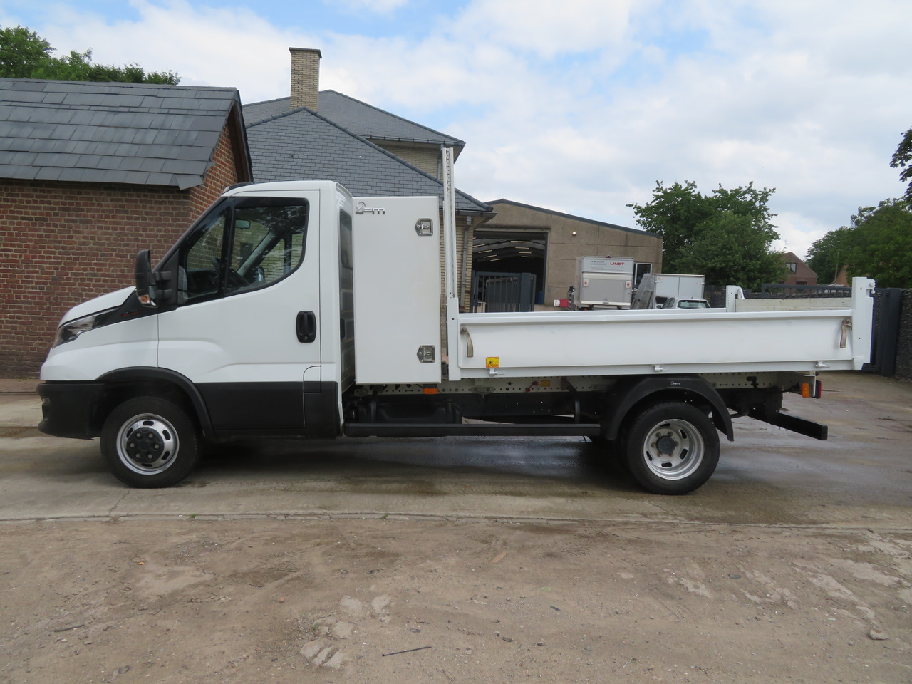 IVECO Daily 35C16 - 3.0 - 翻斗货车:图4 IVECO Daily 35C16 - 3.0 - 翻斗货车:图4
