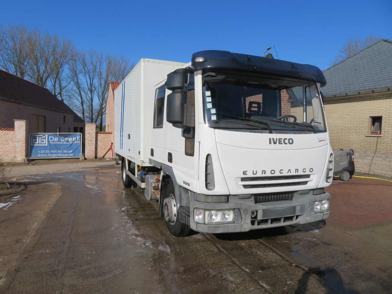 Iveco Eurocargo ML90E18 - 厢式卡车:图1 Iveco Eurocargo ML90E18 - 厢式卡车:图1