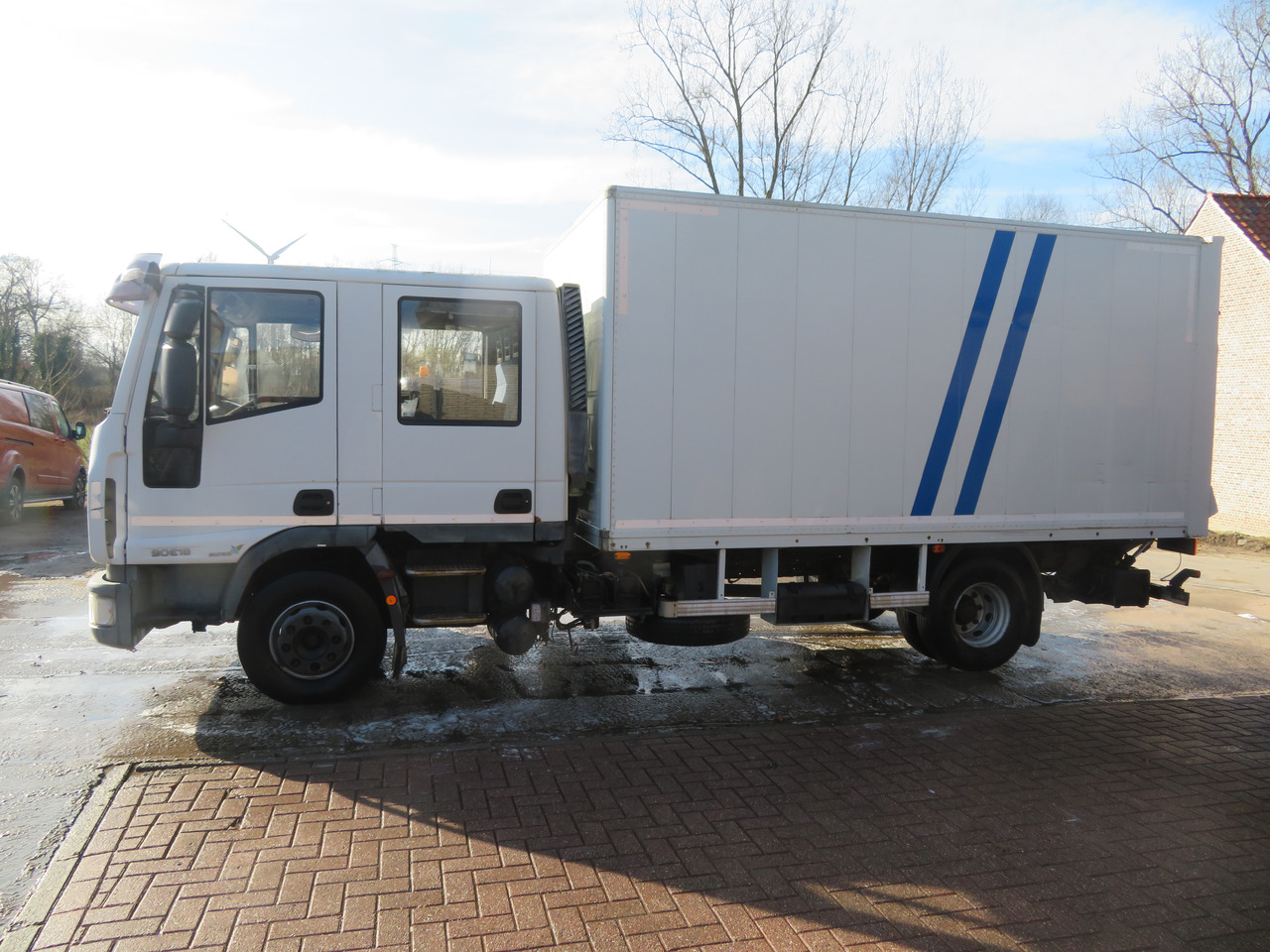 Iveco Eurocargo ML90E18 - 厢式卡车:图4 Iveco Eurocargo ML90E18 - 厢式卡车:图4