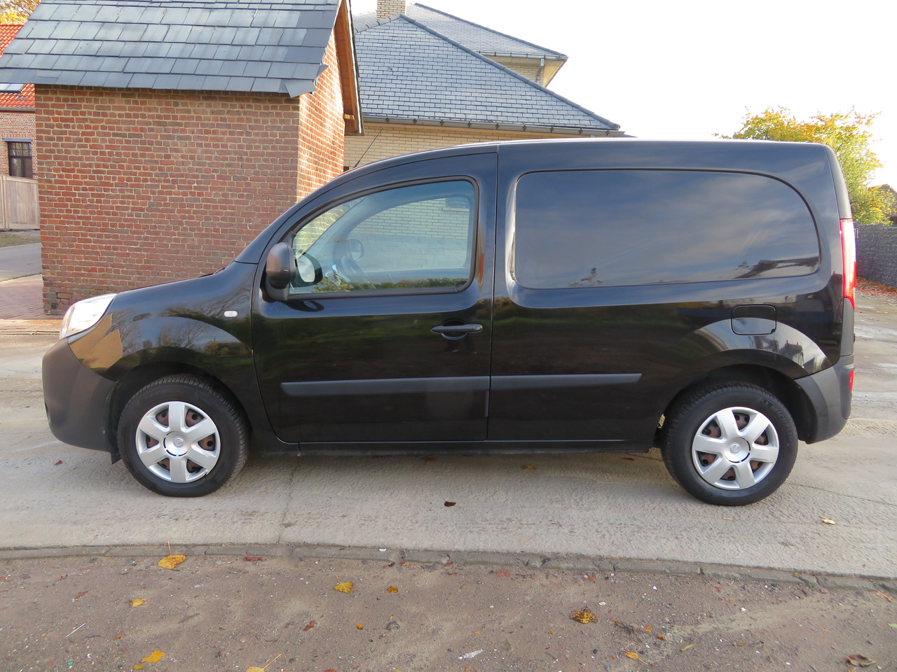 Nissan NV250 1.5dCi - 紧凑型面包车:图4 Nissan NV250 1.5dCi - 紧凑型面包车:图4