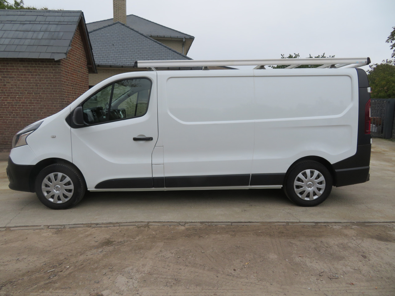 Renault Trafic 1.6dCi Grand Confort - L2H1 - 紧凑型面包车:图4 Renault Trafic 1.6dCi Grand Confort - L2H1 - 紧凑型面包车:图4
