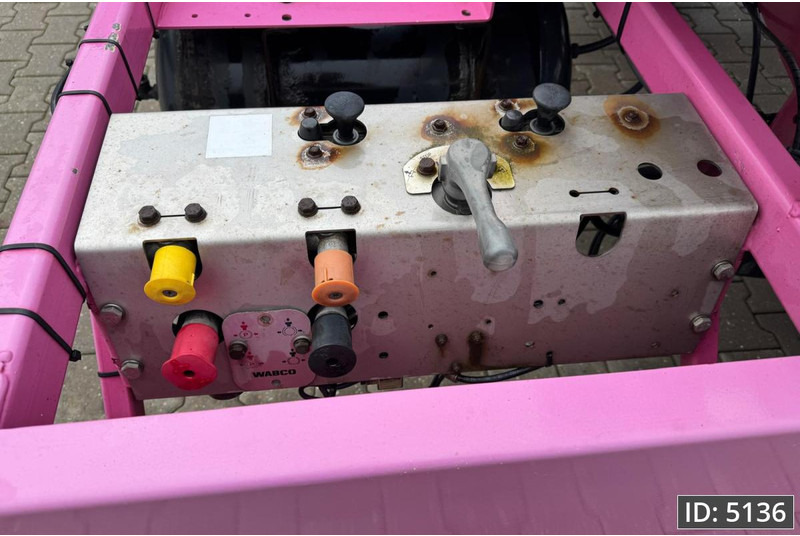 Broshuis 3UCC-39/45 Multi / 2x Extandable / 2x Lift Axle - 集装箱运输车/ 可拆卸车身的半拖车:图5 Broshuis 3UCC-39/45 Multi / 2x Extandable / 2x Lift Axle - 集装箱运输车/ 可拆卸车身的半拖车:图5