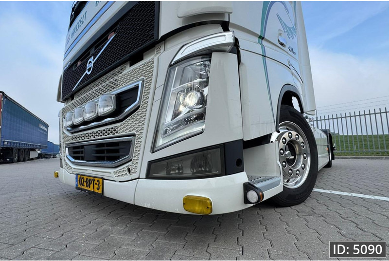 Volvo FH 460 Globetrotter XL, Euro 6, / Like new! / Special interior / Standklima / 2 Tanks - 牵引车:图5 Volvo FH 460 Globetrotter XL, Euro 6, / Like new! / Special interior / Standklima / 2 Tanks - 牵引车:图5