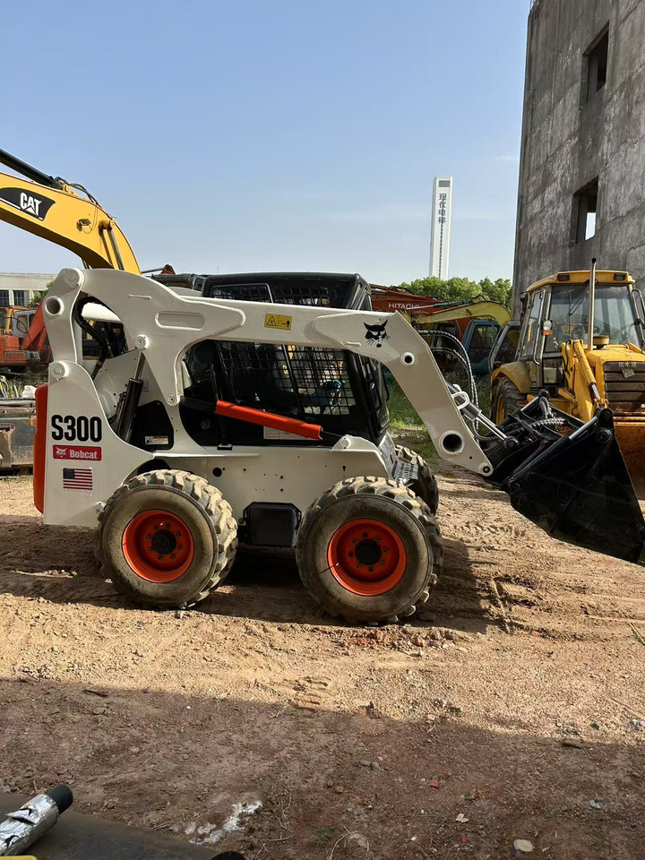 BOBCAT BOBCAT Skid Steer Loader S300 - 滑移装载机:图2 BOBCAT BOBCAT Skid Steer Loader S300 - 滑移装载机:图2