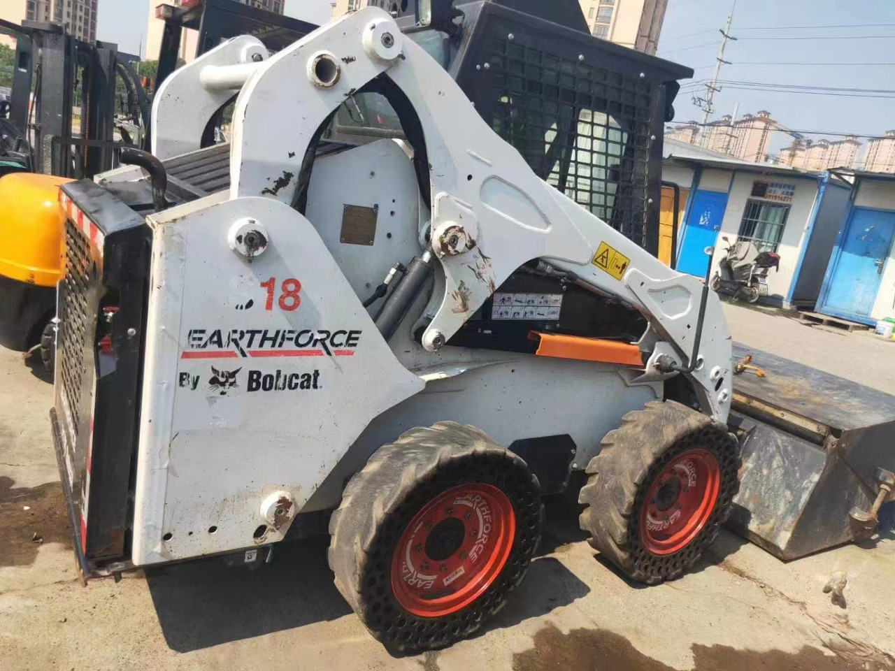 BOBCAT Skid Steer Loader S18 - 滑移装载机:图5 BOBCAT Skid Steer Loader S18 - 滑移装载机:图5