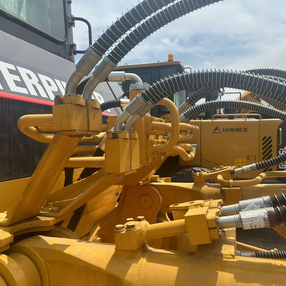 CATERPILLAR D8R bulldozer - 推土机:图4 CATERPILLAR D8R bulldozer - 推土机:图4