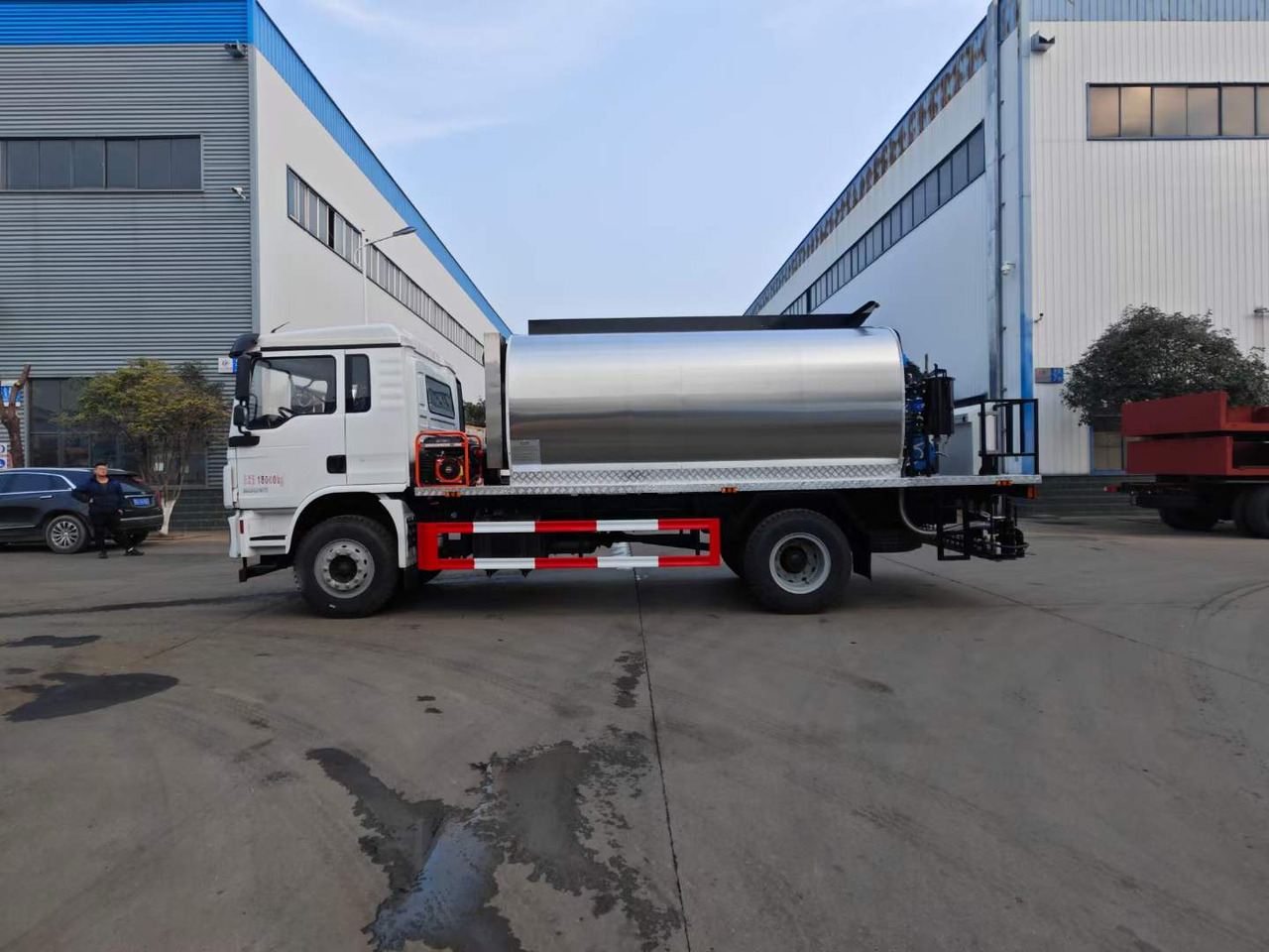 DONGFENG Asphalt Spreader - 沥青铺路机:图3 DONGFENG Asphalt Spreader - 沥青铺路机:图3